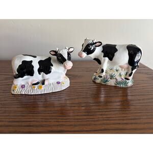 Ceramic Farmhouse Style Cow Salt and Pepper Shakers Holstein Collectible